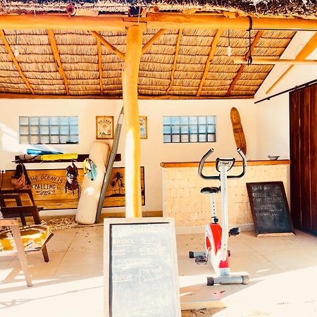 Vovo Telo Lodge Toliara Bagian luar foto