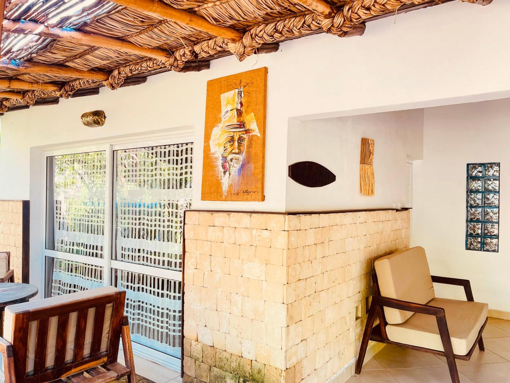 Vovo Telo Lodge Toliara Bagian luar foto