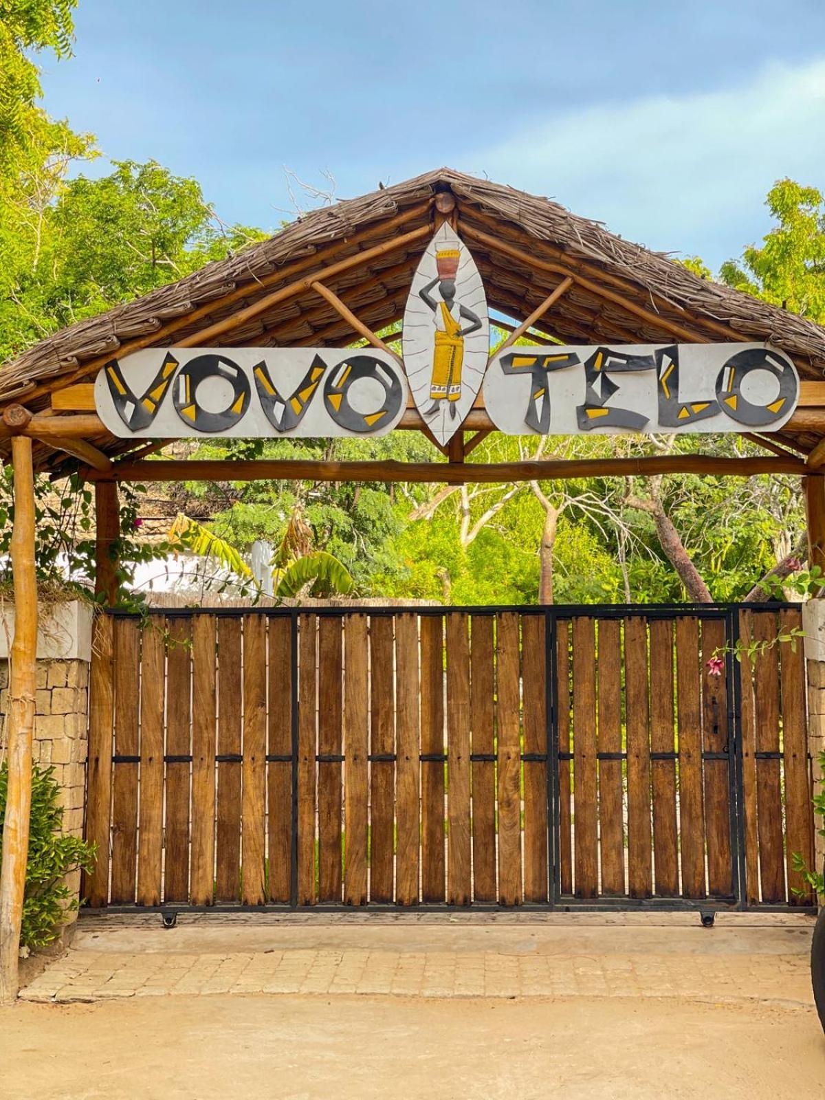 Vovo Telo Lodge Toliara Bagian luar foto