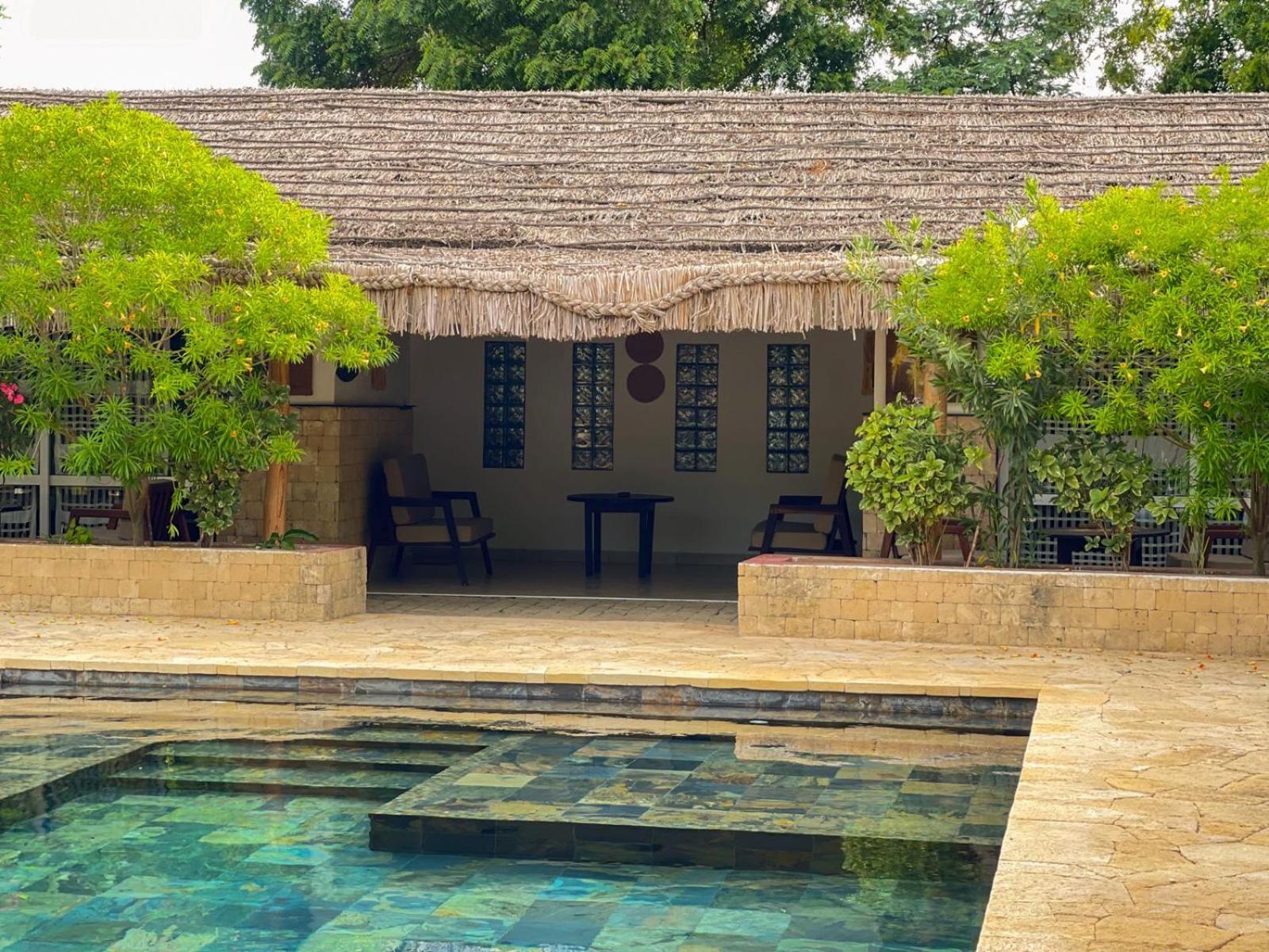 Vovo Telo Lodge Toliara Bagian luar foto