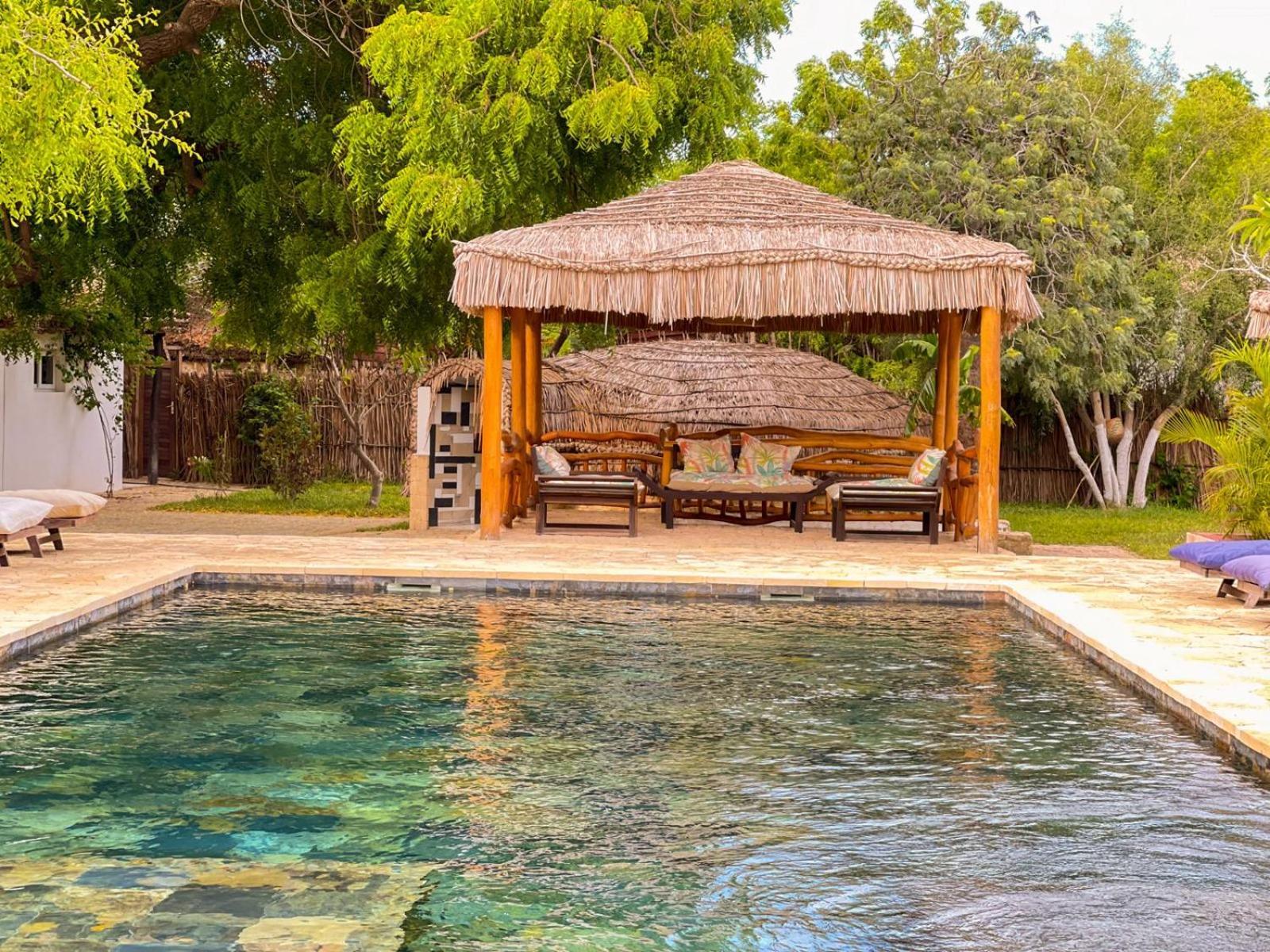 Vovo Telo Lodge Toliara Bagian luar foto